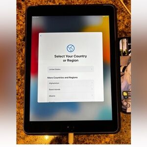 Apple iPad Air 2 16GB Wi-Fi + Cellular
excellent condition! UNLOCKED